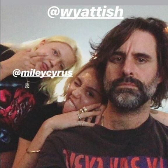 No nyt on kova! Alma ja Miley Cyrus poseeraavat yhdessä – hittisinkkuja pukkaa?! alma