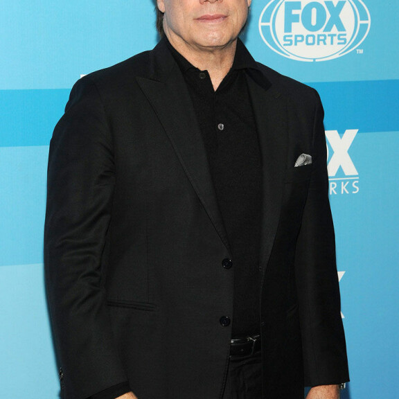 John Travolta, 64, kävi plastiikkakirurgin vastaanotolla: uusi kuva hämmentää – nuoreni kymmenellä vuodella! John Travolta