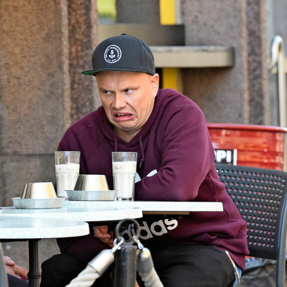 Ilari kumosi valkovenäläisiä kiihtyvällä tahdilla ja piti älämölöä yllä. Ilari kumosi valkovenäläisiä kiihtyvällä tahdilla ja piti älämölöä yllä.