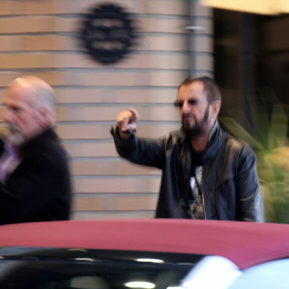 Beatles-rumpali Ringo Starr paparazzattiin Helsingissä - katso! Ringo