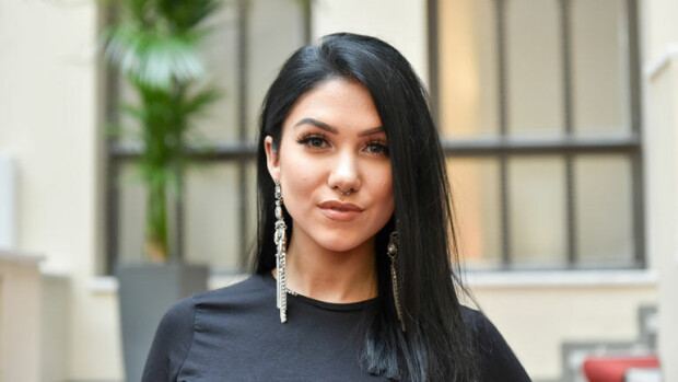 Laulajakaunotar Evelina aloitti nasevasti yrittäjänä – 239 000 euron liikevaihto! Evelina perusti yrityksen.