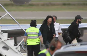 Hollywood Vampires teki pikavisiitin Suomeen: Alice Cooper toteutti fanien haaveita - paparazzikuvat! 