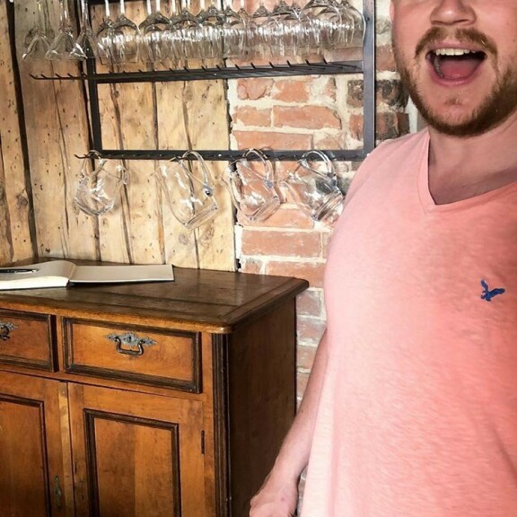 Oho, mikä trio! Tuleva Bachelorette-Jenny, Iholla-Esko ja Ensitreffit alttarilla -Olli lomailivat Tallinnassa - katso kuvat! olli