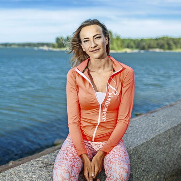 Tv-kasvo Janika Niemistä käytettiin kuusivuotiaana seksuaalisesti hyväksi – syytteistä luovuttiin: ”Yritin kertoa tapahtumista niin hyvin kuin pystyin” janikanieminen