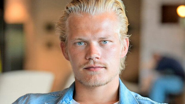 Futistähti Joel Pohjanpalo kurvailee ökymersulla – kuva! Joel Pohjanpalo kurvailee ökymersulla.