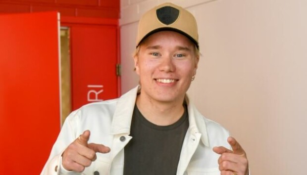 ”Aivan sairas meininki” – Ernan mysteerimies ei hidasta Jaakko Parkkalin lomailua