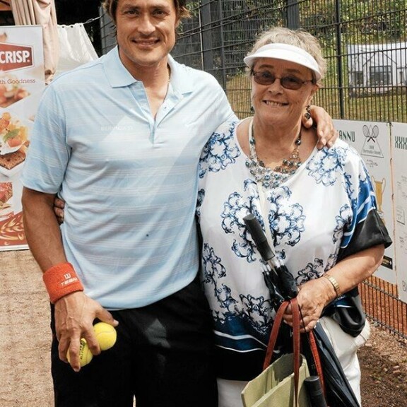 Teemu Selänteen perheen suuri suru – kiekkolegendan äiti menehtyi: Olet nyt mun enkeli taivaassa! Teemu