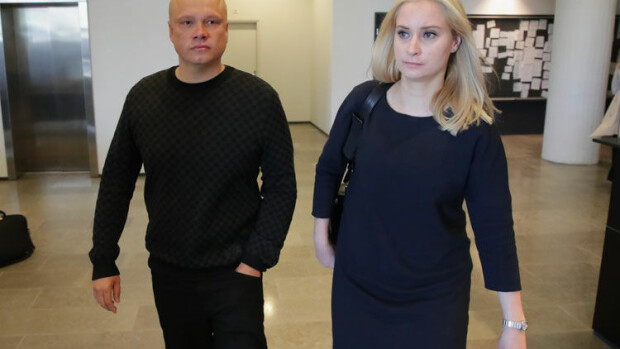 Ilari Sahamies vastaa oikeudessa syytteeseen seksuaalisesta ahdistelusta: eristettiin sermeillä ja oikeudenkäynti salattiin – ”todella arkaluonteisia asioita”! Sahamies
