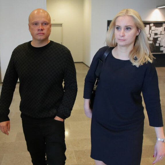 Seksuaalisesta ahdistelusta syytetty Ilari Sahamies saapui oikeuteen – kuvat! Sahamies