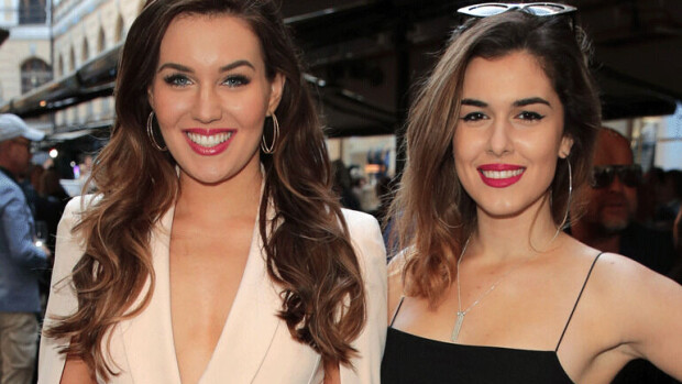 Suomen komein mies Aleksi, 27, iski heti! Hallitseva Miss Suomi Michaela ja 1. perintöprinsessa Adriana posket punaisina: ”Katsotaan, mihin ilta päättyy…” Hallitseva Miss Suomi Michaela Söderholm ja 1. perintöprinsessa Adriana Gerxhalija ovat näyttävä parivaljakko.