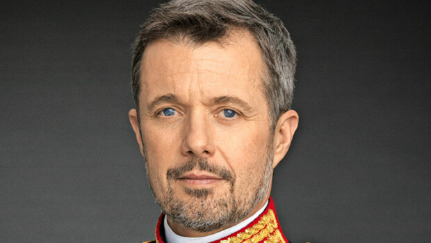 Kruununprinssi Frederik 50 vuotta: Uudessa muotokuvassa ovelasti perhe mukana! Tanskan kruununprinssi Frederik