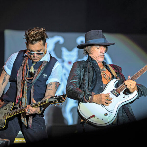 Hollywood Vampires esiintyy Suomessa Helsignin Kaisaniemenpuistossa 10. kesäkuuta. Hollywood Vampires esiintyy Suomessa Helsignin Kaisaniemenpuistossa 10. kesäkuuta.
