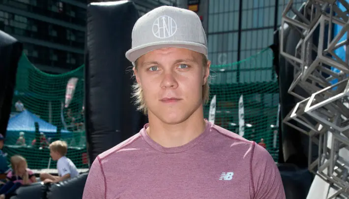 Mikael Granlundin suhde etenee pikavauhtia – hierojarakas mukana Kaliforniassa