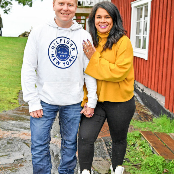 Sampo ja Minttu juhlivat tänä vuonna kuusivuotishääpäiväänsä. Sampo ja Minttu juhlivat tänä vuonna kuusivuotishääpäiväänsä.