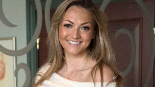 Sinkkuna viihtyvä ex-missi Maija Kerisalmi edelleen missin mitoissa - julkaisi seksikkäitä bikinikuvia Kreikan lämmöstä! Maija Kerisalmi
