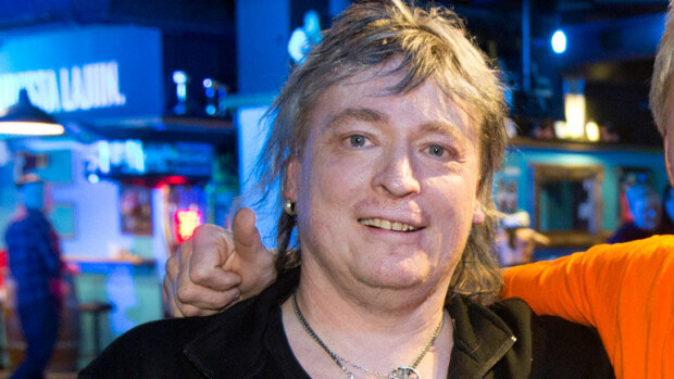 Sauna-Timo Kaukonen heitti verbaalista löylyä kotikaupunkinsa baarissa – kuva! Sauna-Timo juhli Lahdessa.