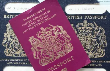 Iso-Britannian sisäministeriö evää passeja kevytkenkäisiltä!