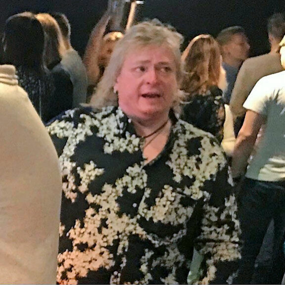 Sauna-Timo Kaukonen heitti verbaalista löylyä kotikaupunkinsa baarissa – kuva! Sauna-Timo Lahdessa.