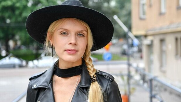 Putous-näyttelijä Alina Tomnikov ja Lauri-rakas upean herkässä hääkuvassa - miten kaunis morsian! Katso! Alina Tomnikov