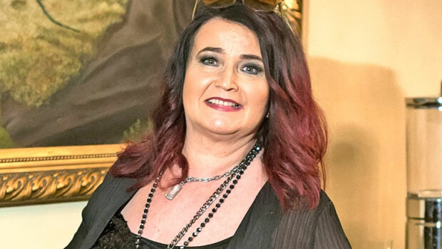 Meiju Suvaksen kaunis Milena-tytär täytti 18 vuotta: ”Hänellä on upea lauluääni” – kuva! Meiju Suvaksen Milena-tytär täytti 18.