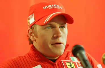 Kirjapaljastus: Matti-isä kuoli Kimi Räikkösen silmien alla ja raju riita aseista jäi selvittämättä - Kimin elämä oli suistua täysin raiteiltaän: ”Makasin kotona ja itkin!"