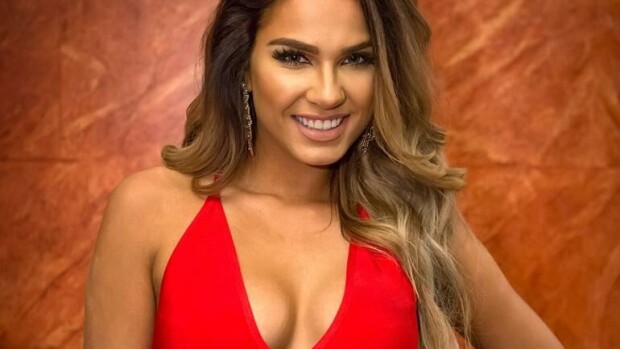 Huhhuh, mikä bikinikroppa! Ex-missi Rosa-Maria Ryytin uskomaton tiimalasivartalo sai fanit sekaisin - katso! Rosa-Maria Ryyti