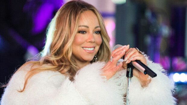 Popdiiva Mariah Careyn muuttunut ulkonäkö hämmästyttää: laulajan vatsalaukkua pienennettiin – katso kuvat ennen ja jälkeen! Mariah Careyn ulkomuoto muuttui.