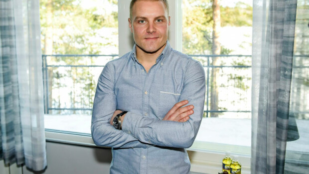 F1-tähti Valtteri Bottas törsäsi autokaupoilla – 250 000 euron öky-Mersu! Valtteri Bottas osti auton.