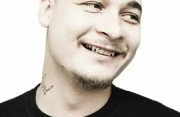 Uniikin ja Jani Avalonin uuden kappaleen todellinen ”tuottaja” oli Janin kaksivuotias tytär: pimputteli lelupianoa!