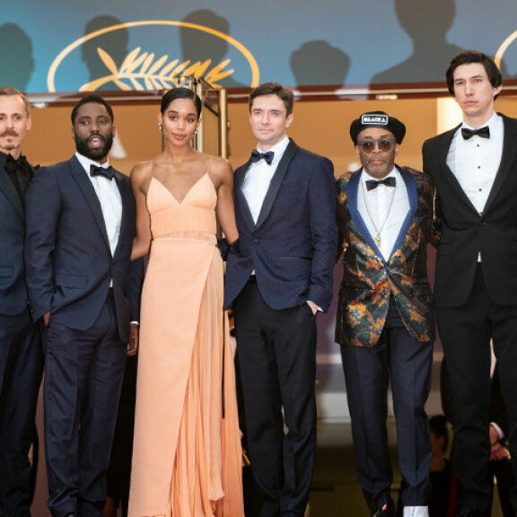 Jasper Pääkkönen edusti ensimmäistä kertaa kuvankauniin Alexandra-rakkaansa kanssa: astelivat punaisella matolla supertähtien rinnalla - kuvat! cannes