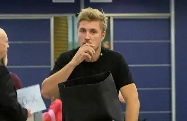 Ferrarinsa hajottaneella Stefan Thermanilla riittää ökyautoja: Range Rover asetettiin ajokieltoon - kuva! 