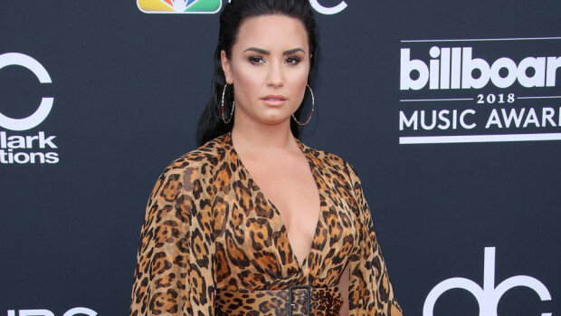 Laulajatähti Demi Lovato kiidätettiin sairaalaan – otti yliannostuksen huumeita! Demi Lovato