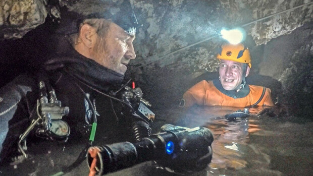 Thaimaan luolapelastuksen suomalaissankari Mikko Paasi piti ajatukset tehtävässä – ”En seurannut, mitä asiasta muualla puhuttiin!” Mikko Paasi osallistui Thaimaan pelastusoperaatioon.