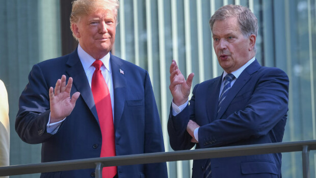 Pääsikö Donald Trumpilta muheva vitsi? Sauli Niinistön ilme kertoo kaiken – katso! Donald Trump ja Sauli Niinistö