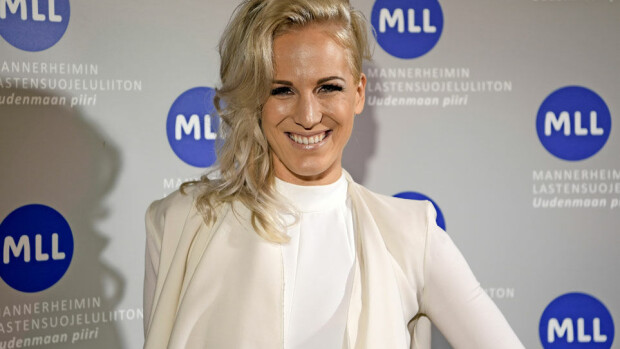 Tässä hän on! Nanna Karalahti hehkuu äitiyden onnea - julkaisi kuvia pienestä tyttövauvastaan: ”Halkean tähän rakkauden määrään!” Nanna Karalahti