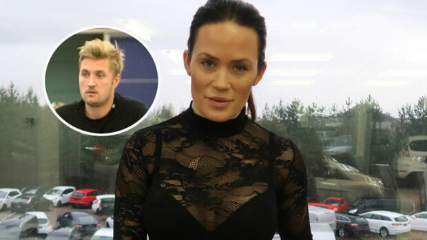 Totinen kotiinpaluu! Paparazzi bongasi Martina Aitolehden ja Stefan-rakkaan lentokentältä! Kuva! Martina ja Stefan palasivat Suomeen totisina.