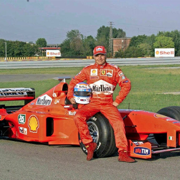 Mika lopetti formulauransa vuonna 2002. Mika lopetti formulauransa vuonna 2002.
