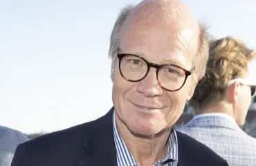 Ex-kansanedustaja Kimmo Sasi nautti terassi-illasta kauniin tyttärensä kanssa: Sinkkukesä menossa!