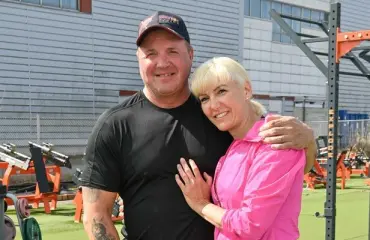 Laulaja Tony Montana keikkailee Sari-rakkaansa kanssa – ”Esiinnyn Palomestari Ruiskuna” 