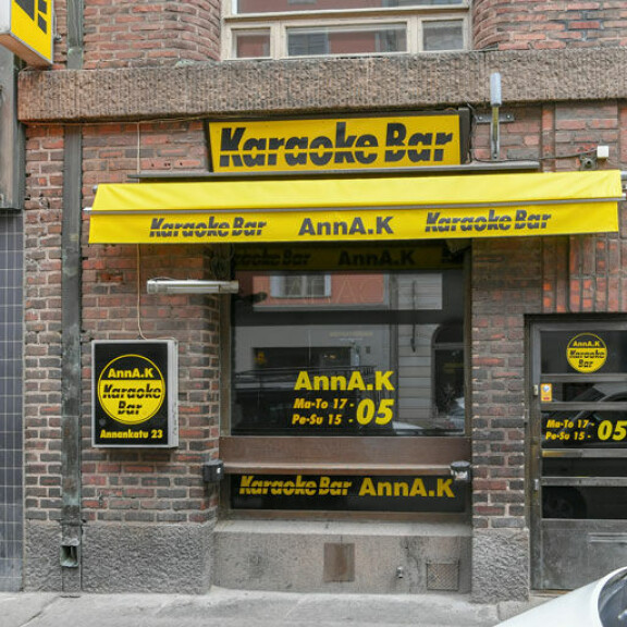 Tässä ovat Helsingin suosituimmat karaokepaikat: Homobaarissa soi Siltsu ja Paula! Anna K