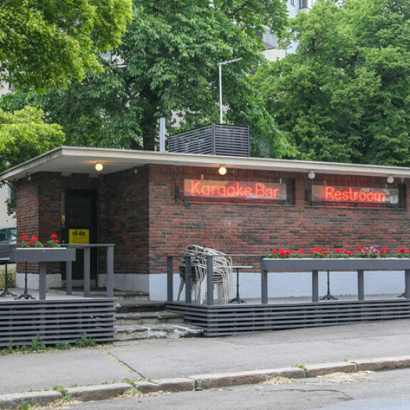 Tässä ovat Helsingin suosituimmat karaokepaikat: Homobaarissa soi Siltsu ja Paula! Restroom