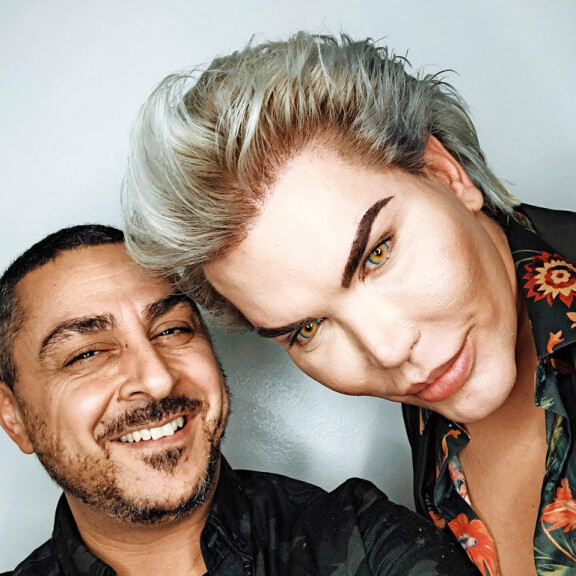 Arman ja Viimeinen ristiretki -sarjan kolmannella kaudella tavataan ihmis-Ken eli Rodrigo Alves. Arman ja Viimeinen ristiretki -sarjan kolmannella kaudella tavataan ihmis-Ken eli Rodrigo Alves.