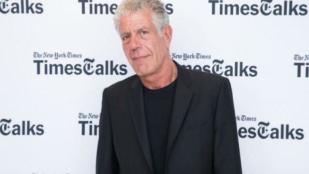 Anthony Bourdain tuhkattiin Ranskassa - tätä kappaletta naisystävä kuuntelee surressaan edesmennyttä rakastaan! aNTHONY