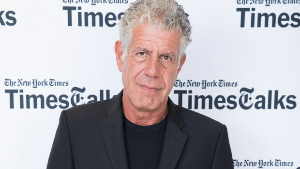 Henkensä riistäneen Anthony Bourdainin 11-vuotias tytär nousi konserttilavalle vain päiviä isänsä kuoleman jälkeen – äidiltä viesti Anthonylle! Anthony Bourdain