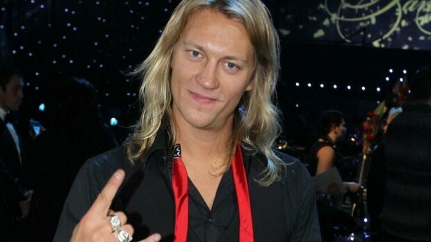 Söpöysvaroitus! Jukka Hildénin ja Chachi-rakkaan suhde syvenee: ottivat yhteisen lemmikin! Katso supersuloiset kuvat! Jukka Hildén