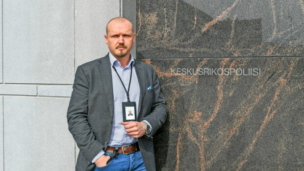 Poliisi auttaa irti rikollisuudesta – yhdestä jengiläisestä yhteiskunnalle jopa kolmen miljoonan euron kustannukset! Poliisi auttaa jengiläisiä irti rikollisuudesta.