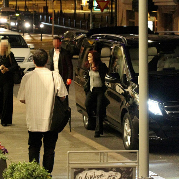 Priscilla Presley asui Suomen visiittinsä ajan Radisson Blu Plaza -hotellissa Helsingin ydinkeskustassa. Pricilla Presley Suomessa.