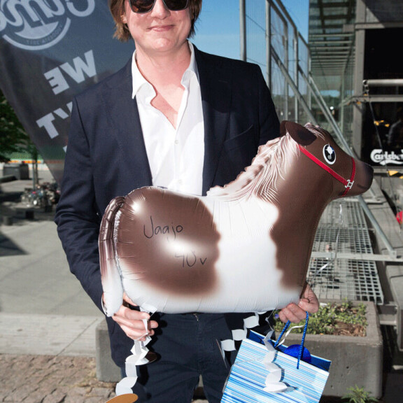 Nyt juhlitaan! Jaajo Linnonmaa täytti tänään perjantaina (25.5.) pyöreitä vuosia. Nyt juhlitaan! Jaajo Linnonmaa täytti tänään perjantaina (25.5.) pyöreitä vuosia.