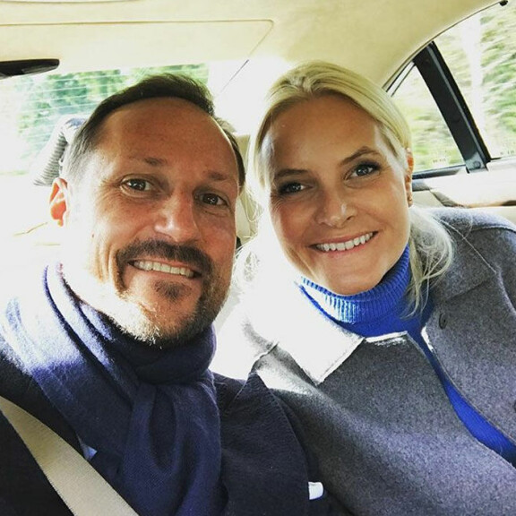 Tiesitkö? Nämä kuninkaalliset ovat Instagramissa: Mette-Marit on todellinen someprinsessa – katso kuvat! Norjan kruununprinssipari Haakon ja Mette-Marit