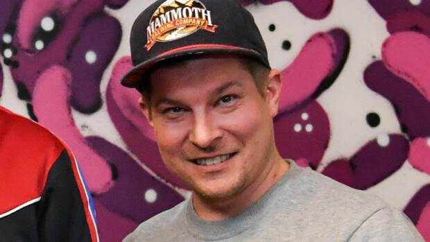 Sohvaperunoiden Jari Peltola sai unelmiensa kesätyön: Lähden Nylon Beatin taustatanssijaksi! Jari Peltola